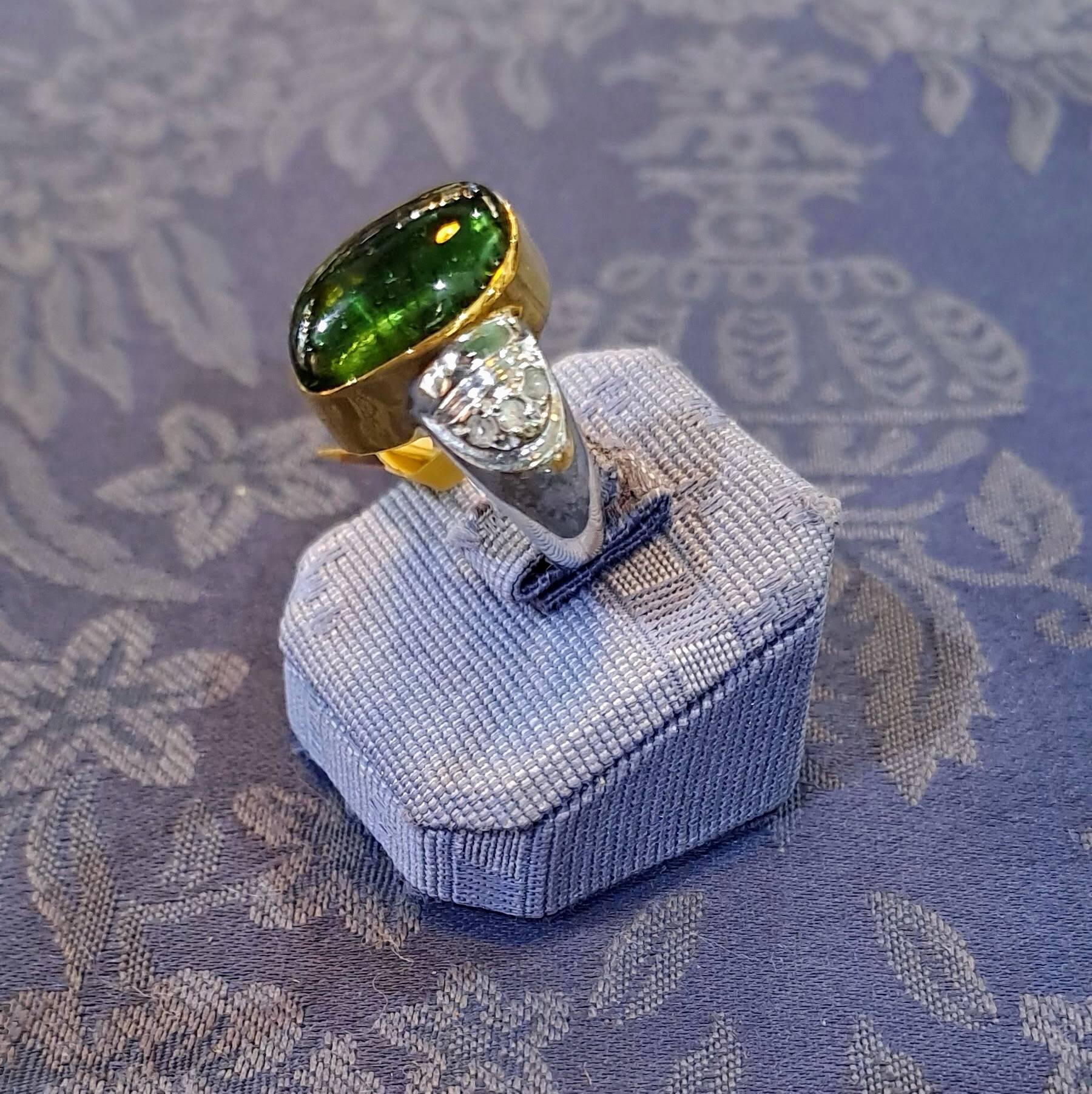 18k Gold Green Tourmaline Ring with White and Yellow Gold Accents (B-113)