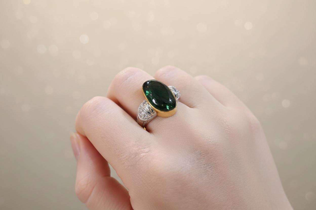 18k Gold Green Tourmaline Ring with White and Yellow Gold Accents (B-113)