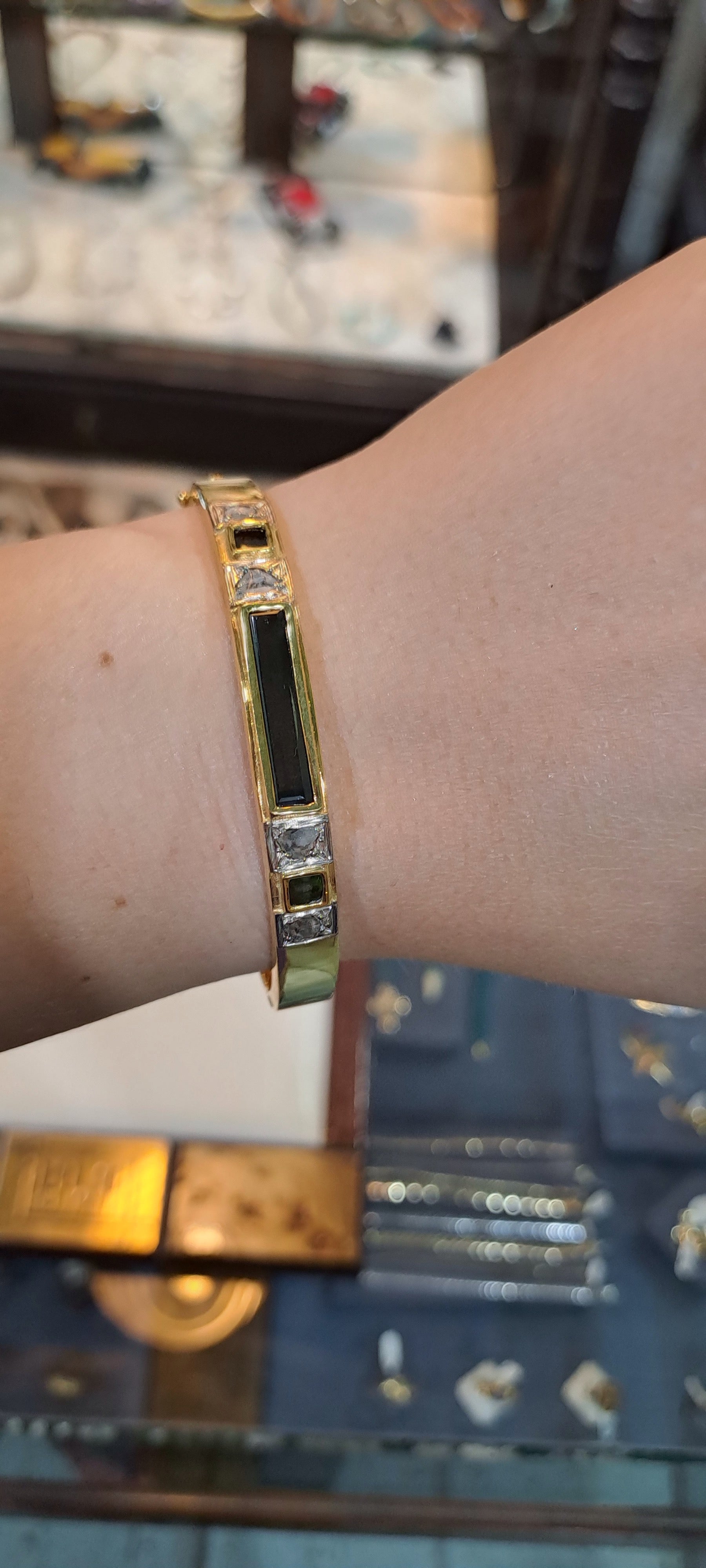 Bracelet in 18k gold with Green Tourmaline (Verdelite) and diamonds (C-03) - Dinos-Virginia