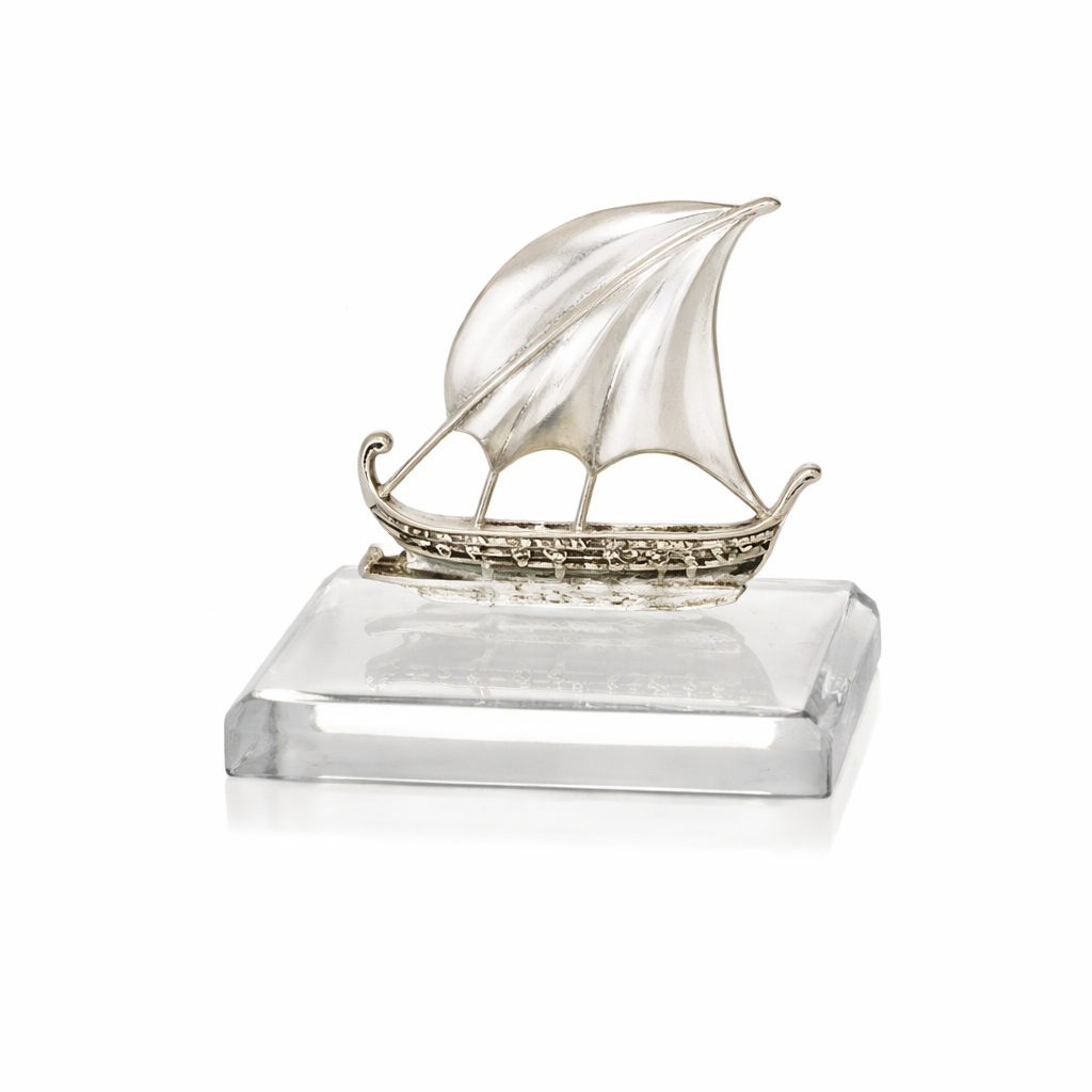 Handmade sailboat in sterling silver, Marine Gift (A-30-28)
