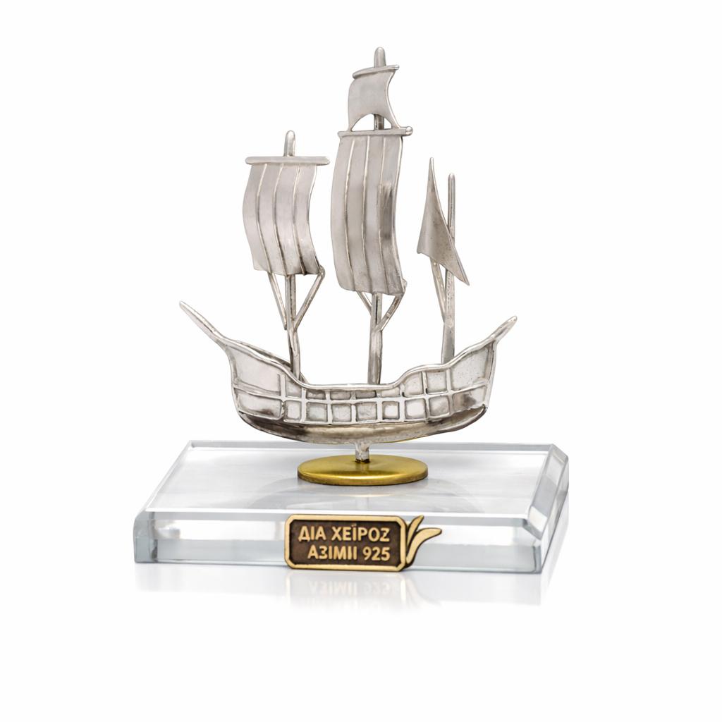 Handmade sailboat in sterling silver Nautical Decor (A-38-31)