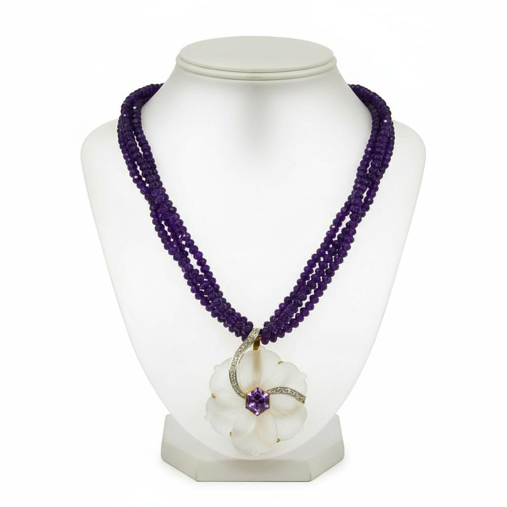 Necklace in 18k gold Rock crystal flower with diamonds and amethyst