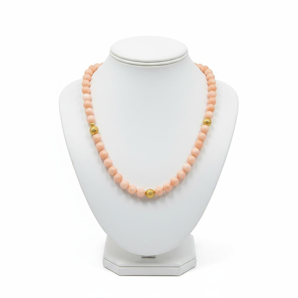 Necklace in 18k gold with Angel skin coral