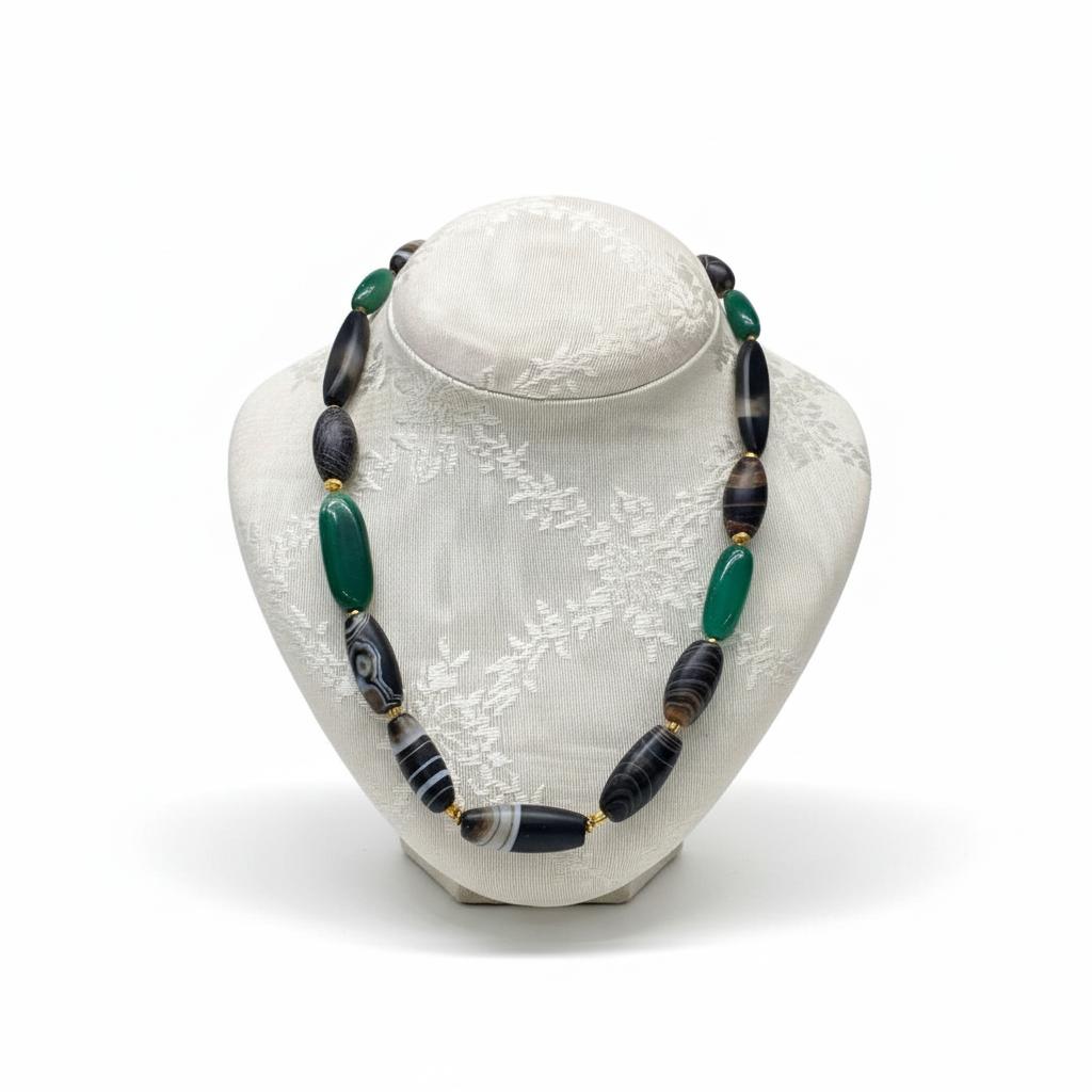 Necklace in Sardonyx stones & Solomon gemstone with 18k gold elements