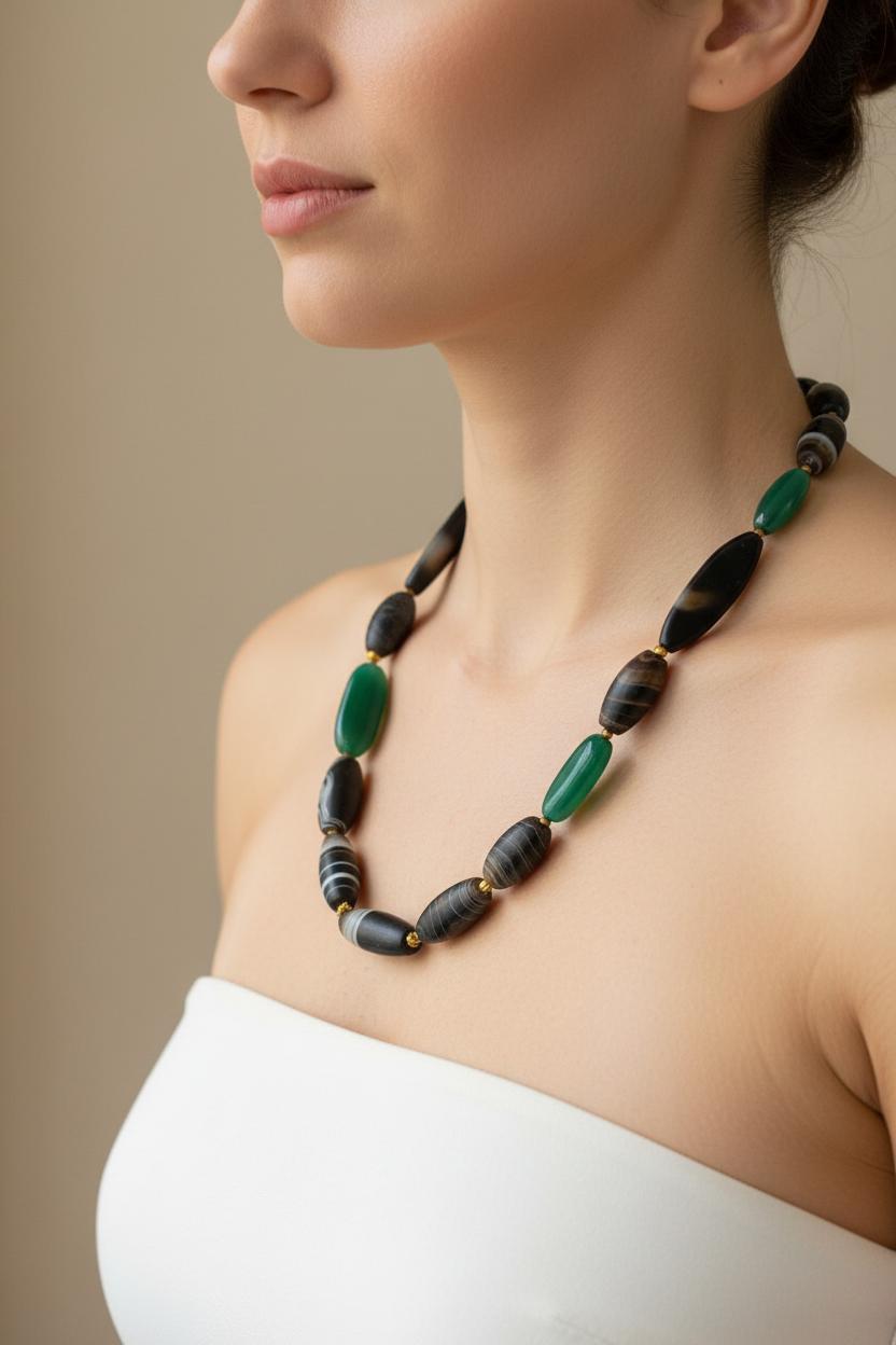 Necklace in Sardonyx stones & Solomon gemstone with 18k gold elements