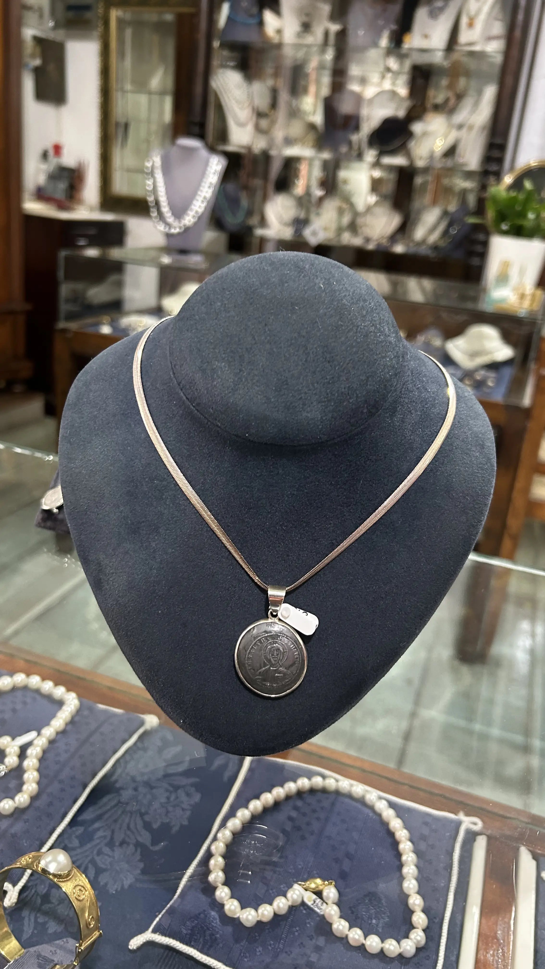 Necklace in sterling silver