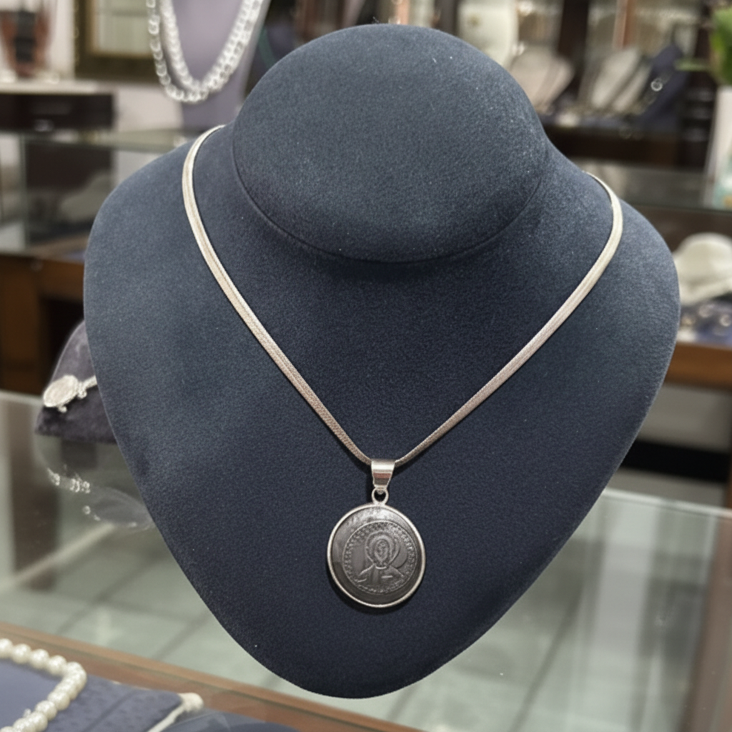 Necklace in sterling silver