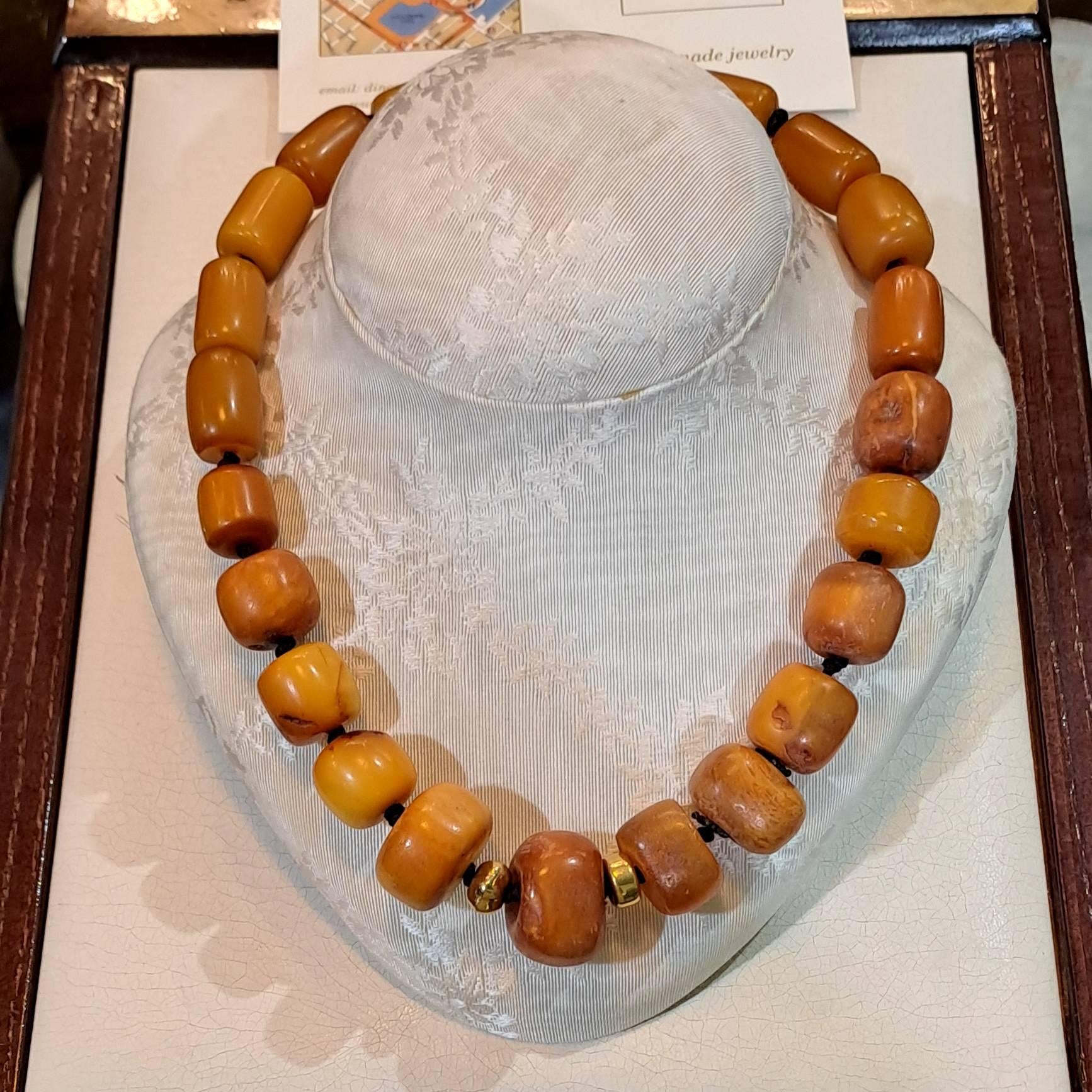 Necklace in vintage amber kachraman gemstones and gold 18k elements