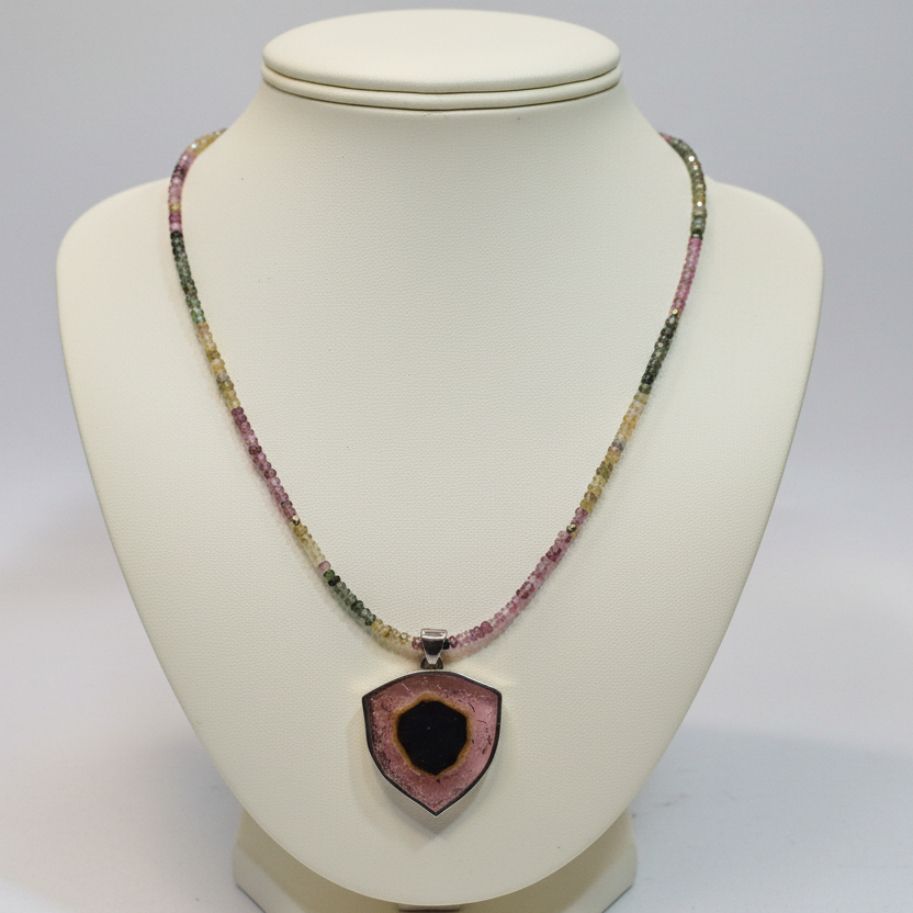 Pendant in 18k gold and multi color tourmalines