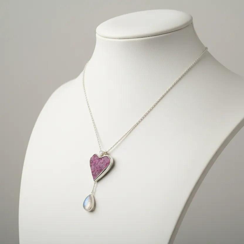 Pendant in Sterling silver, Raw diopside and moonstone diamond