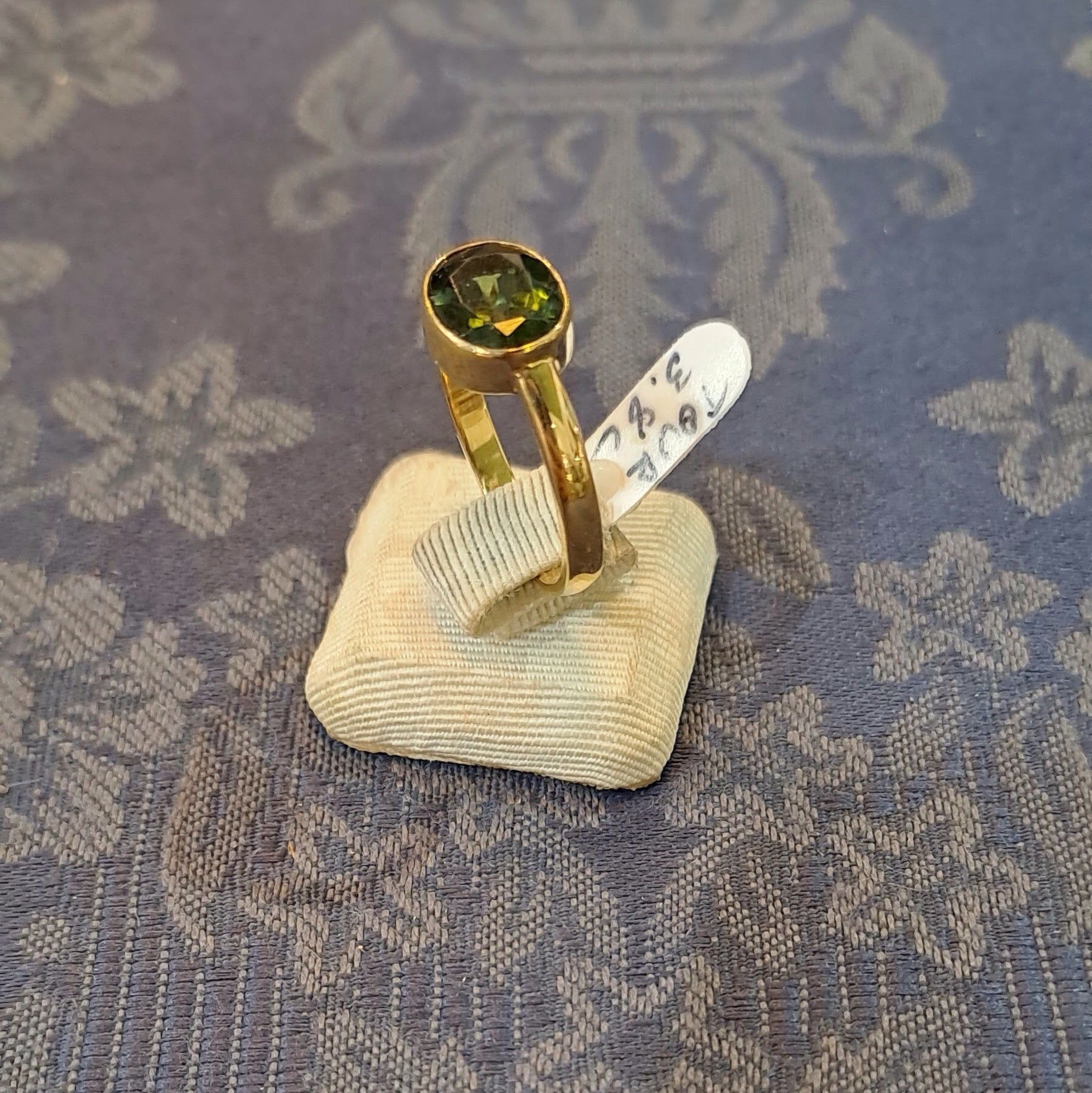 Ring in 14k gold with a green tourmaline - Dinos-Virginia