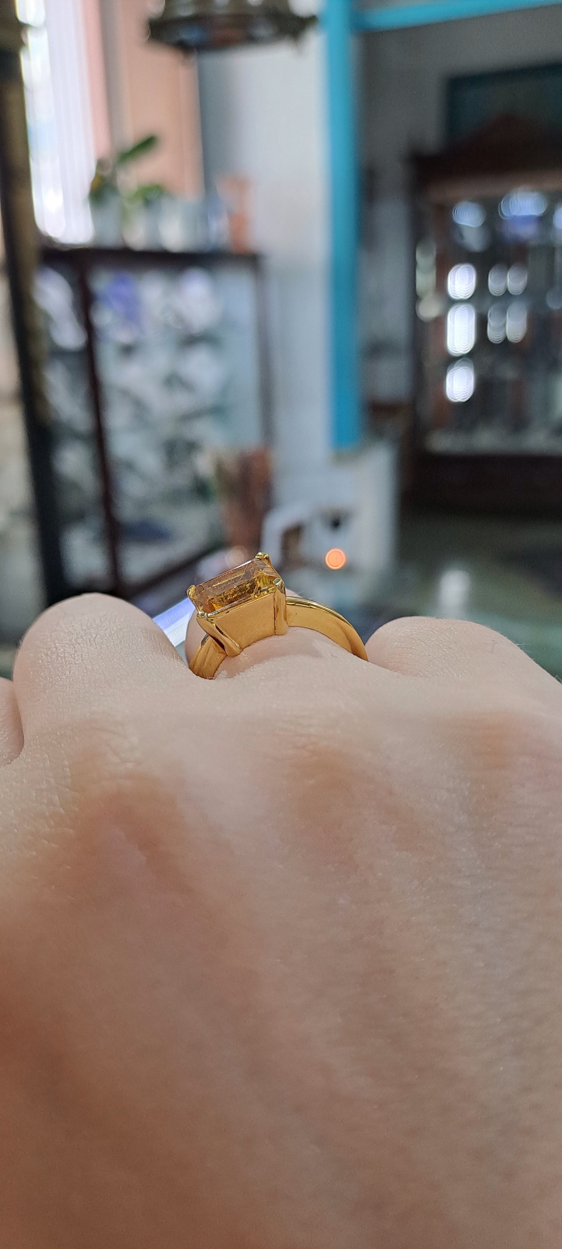 Ring in 18k Gold with a faceted citrine (B-51) - Dinos-Virginia