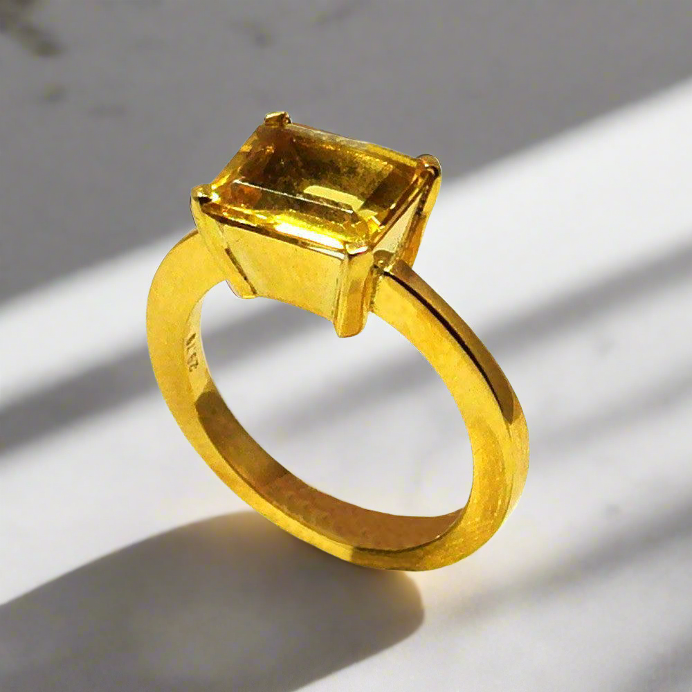 Ring in 18k Gold with a faceted citrine (B-51) - Dinos-Virginia