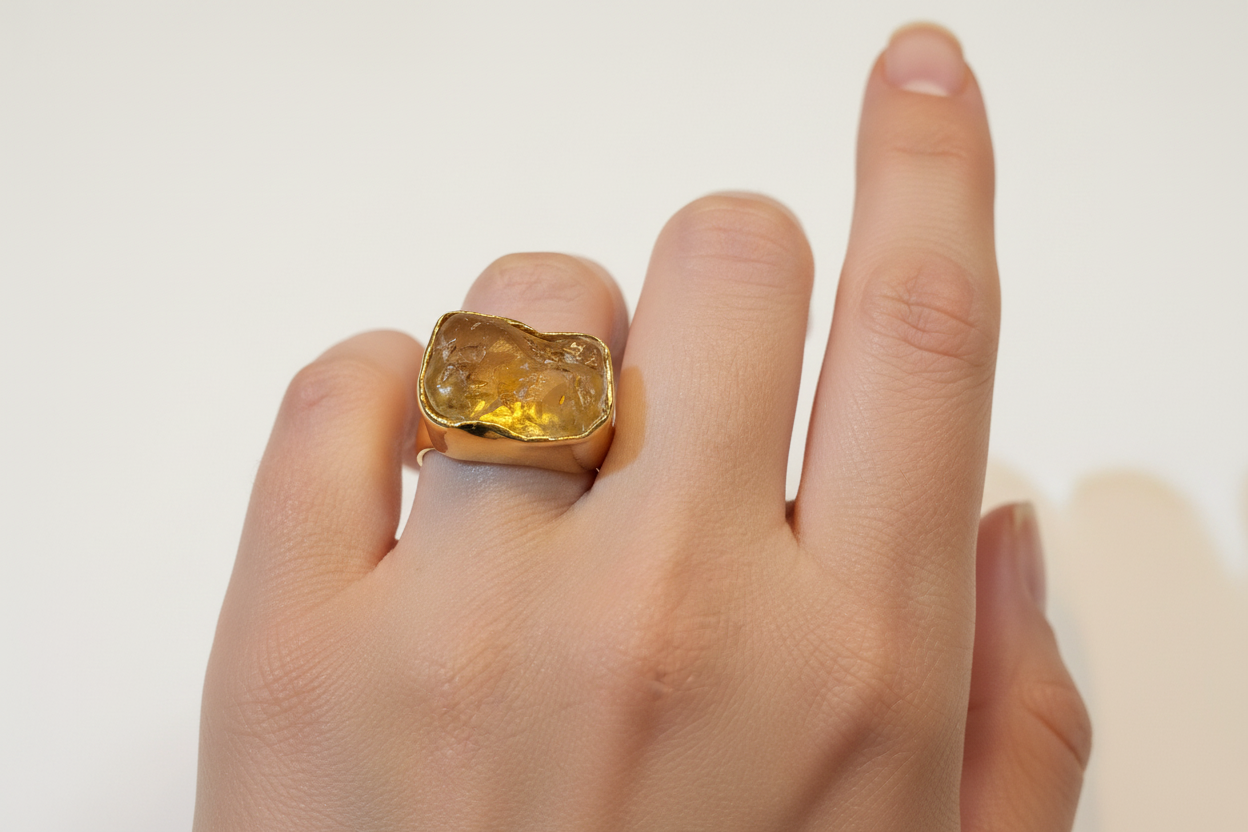 Ring in 18k Gold with a raw Citrine (B-42)