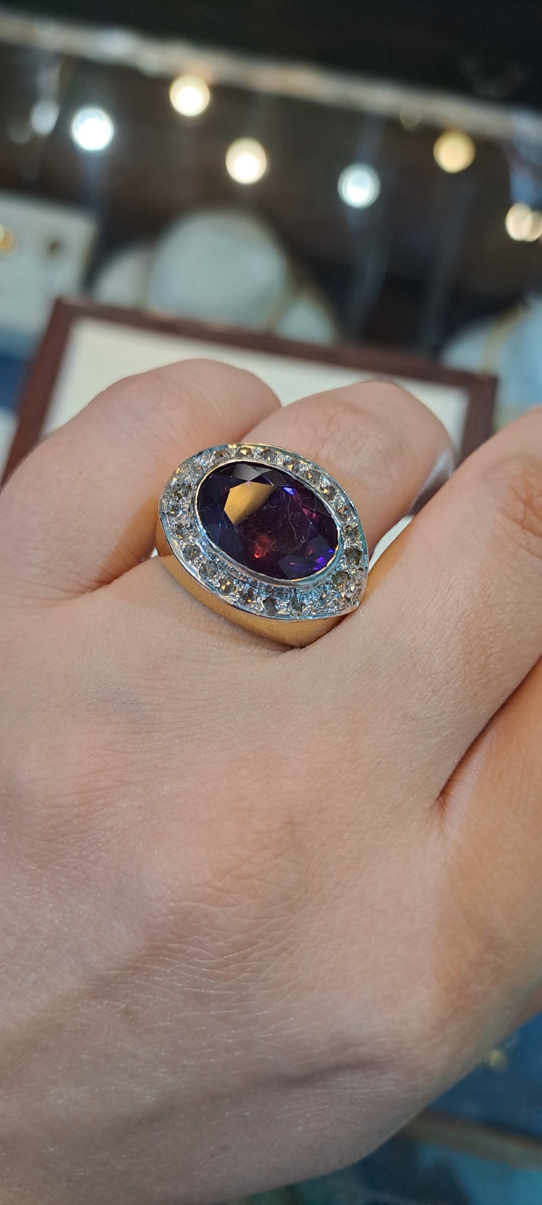 Ring in 18k gold with Amethyst stone and brilliants (B-105) - Dinos-Virginia