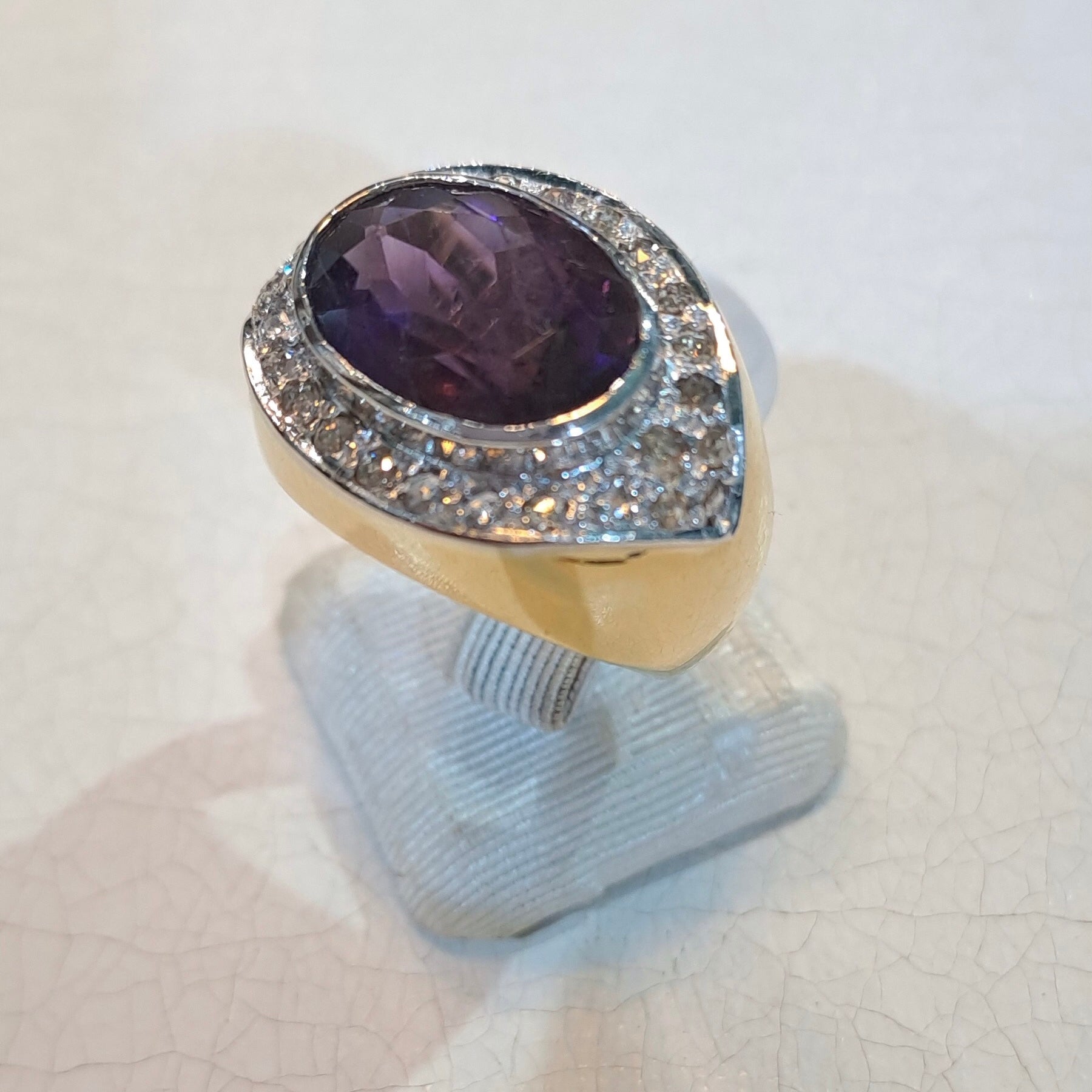 Ring in 18k gold with Amethyst stone and brilliants (B-105) - Dinos-Virginia