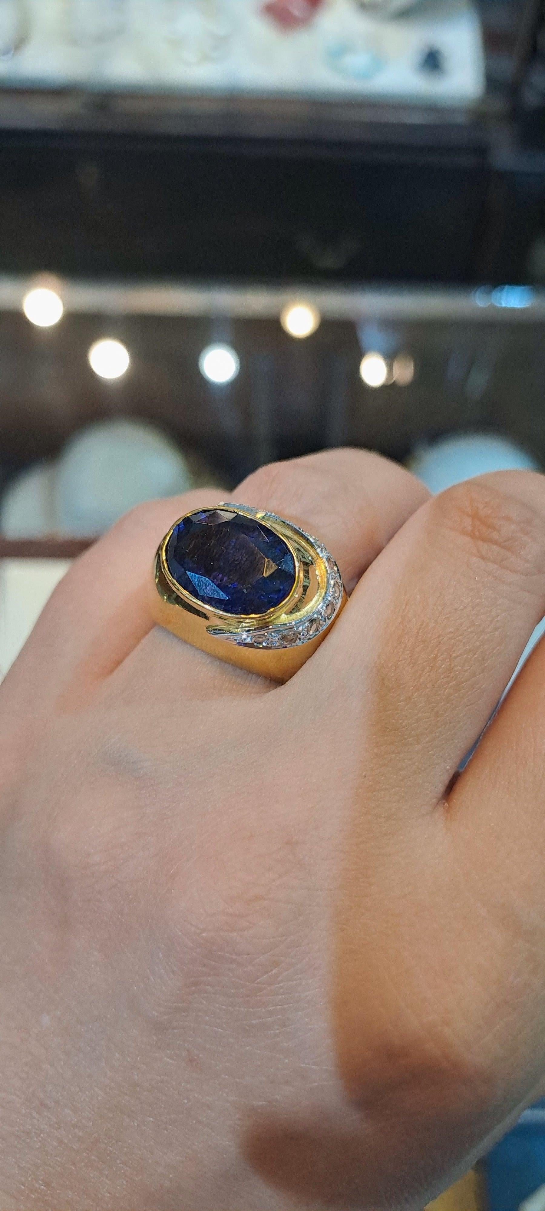 Ring in 18k gold with Iolite stone and brilliants (B-106)