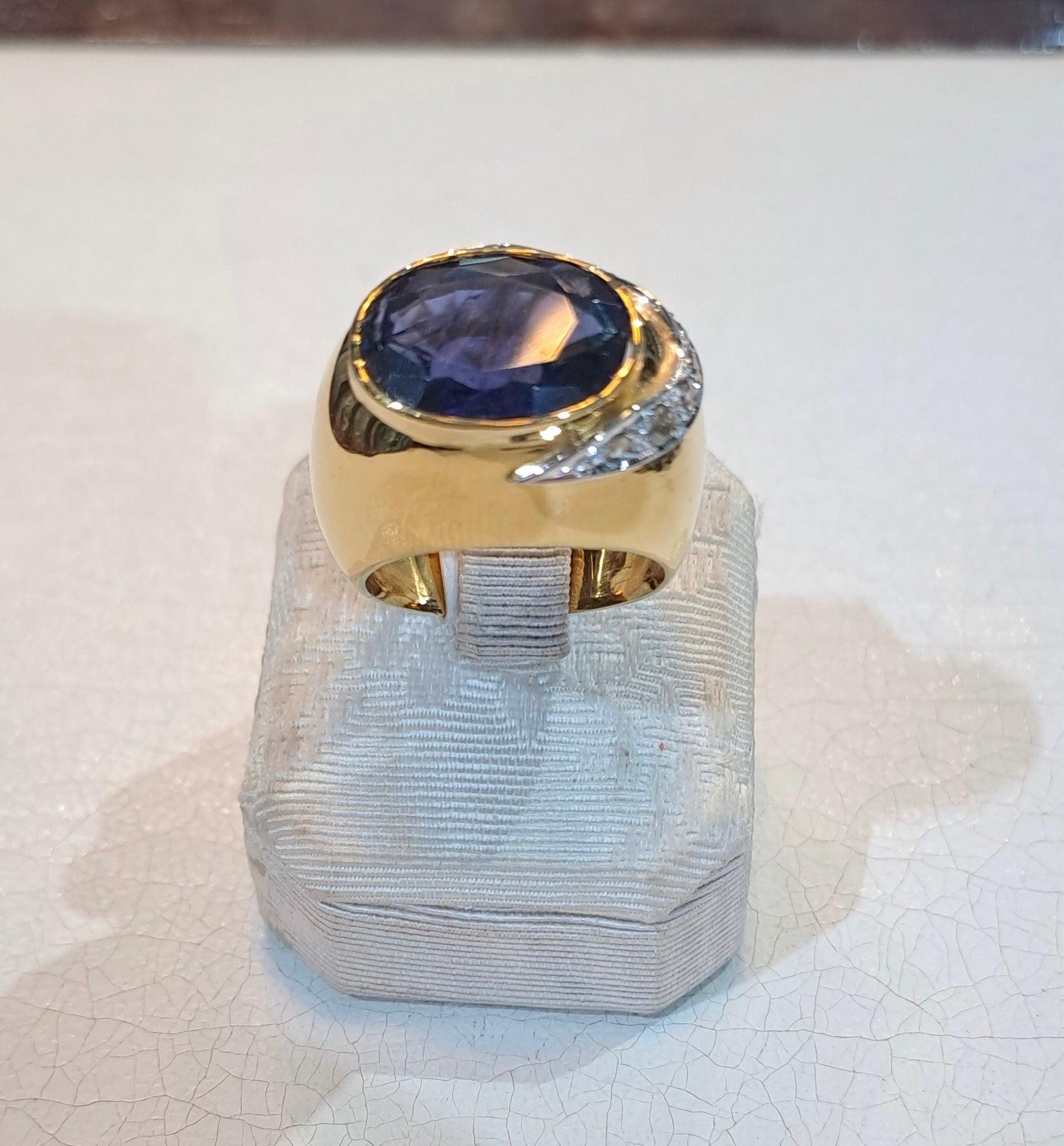 Ring in 18k gold with Iolite stone and brilliants (B-106)