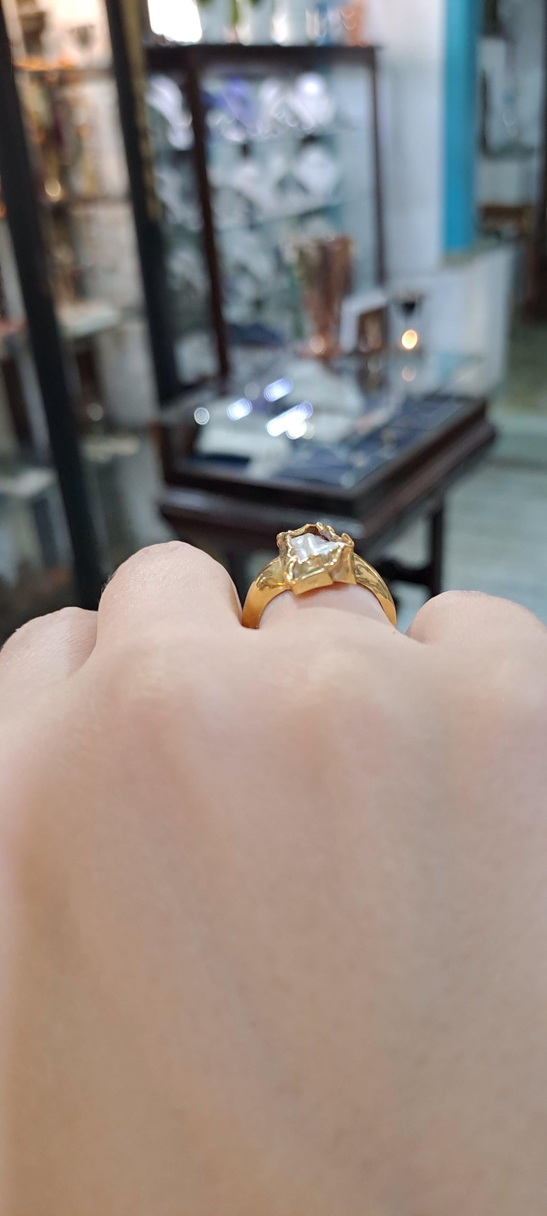Ring in 18k gold with a Baroque Pearl (B-97)