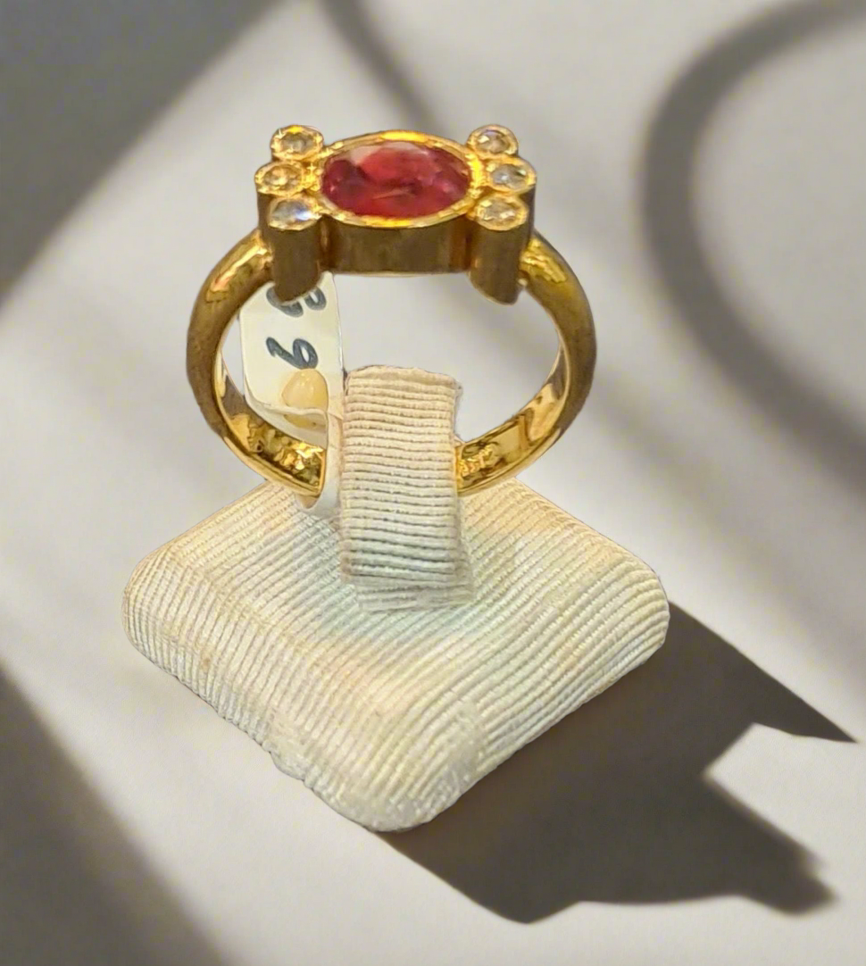 Ring in 18k gold with a ruby and brilliants - Dinos-Virginia
