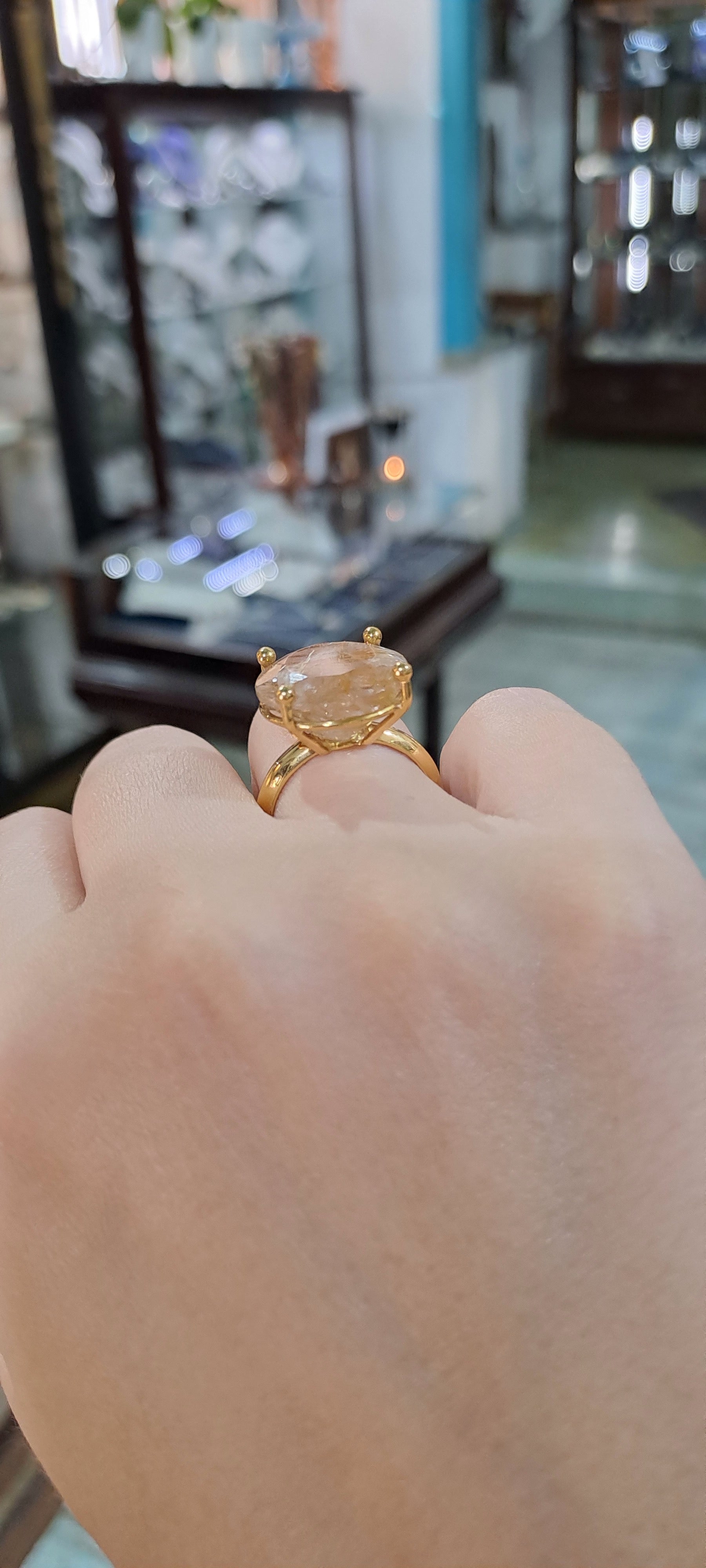 Ring in 18k gold with a rutile quartz - Dinos-Virginia