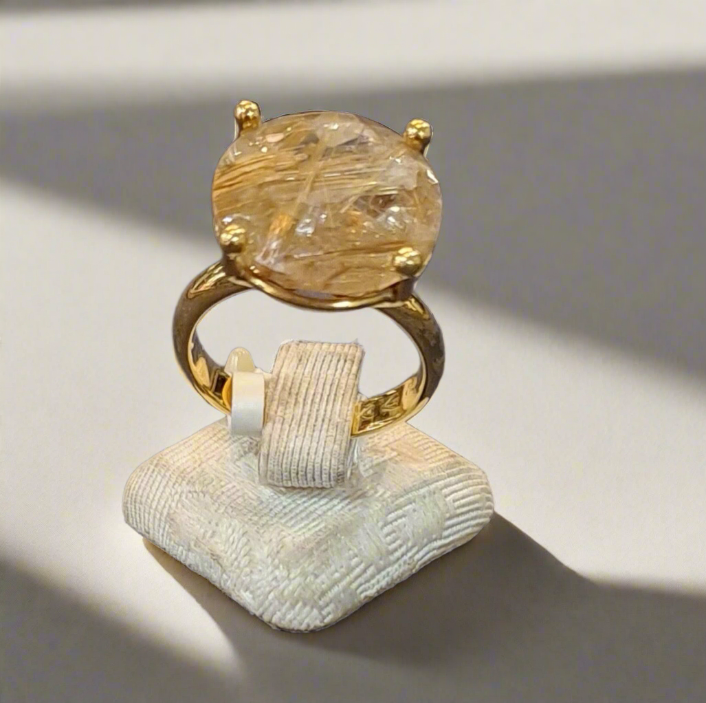 Ring in 18k gold with a rutile quartz - Dinos-Virginia
