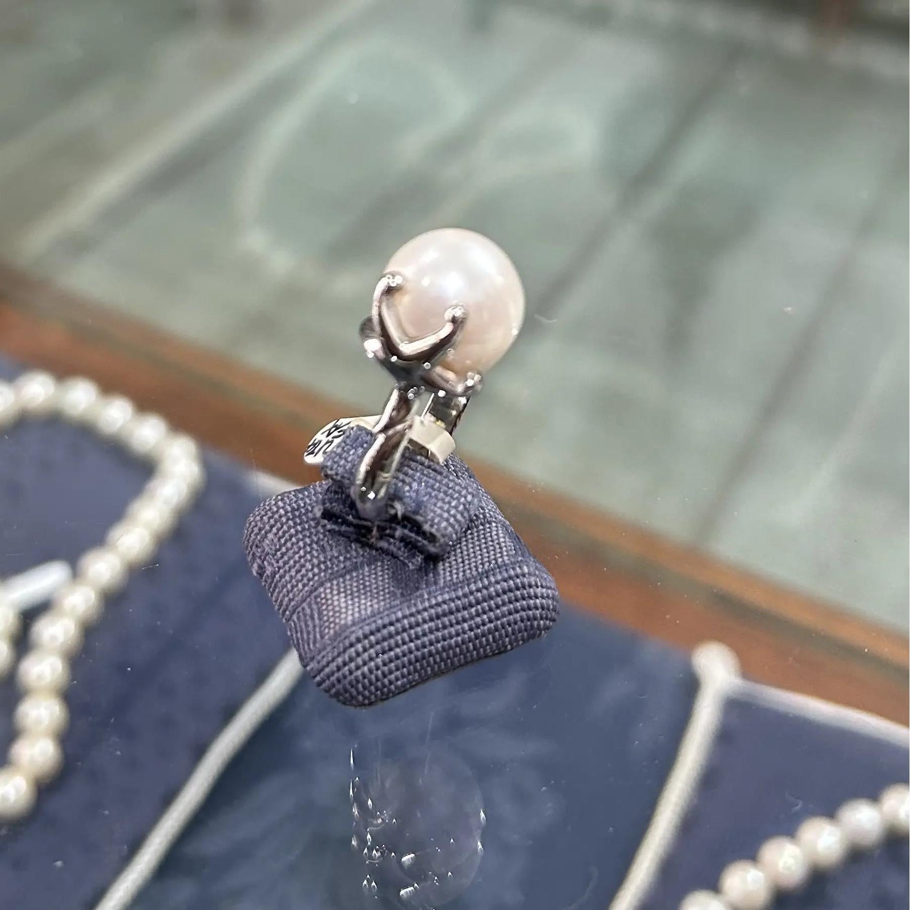 Ring in 18k gold with a white pearl (B-146)