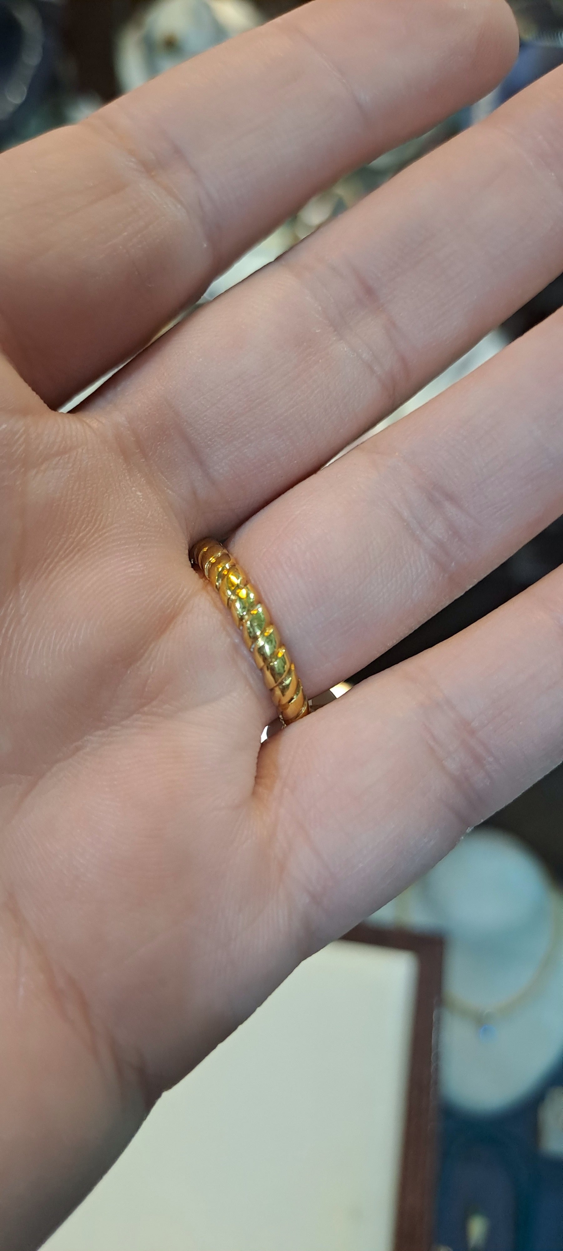 Ring in 18k gold with an amethyst stone (B-107) - Dinos-Virginia