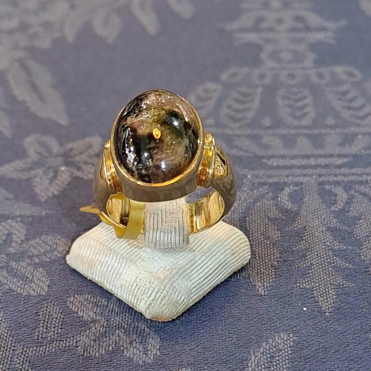 Ring in 18k gold with an oval cabochon green pink tourmaline, Fine Ring, Handmade Ring, Greek Jewelry