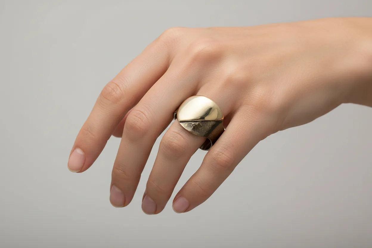 Ring in Sterling Silver with Decorative Black Patina (Oxidation) (DM-44)