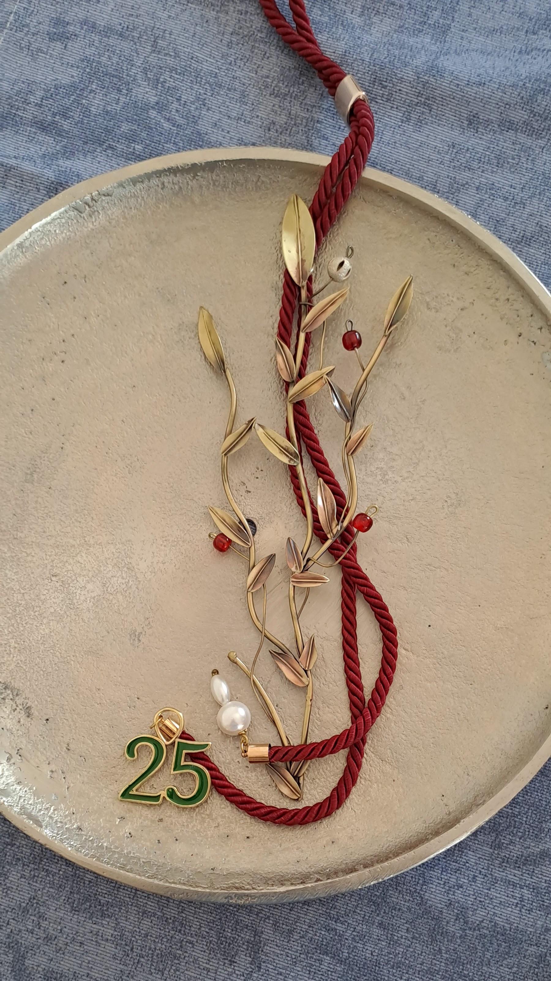 Wreath - Decorative Wreath, Christmas Decorations, Housewarming Gift (XM-15)