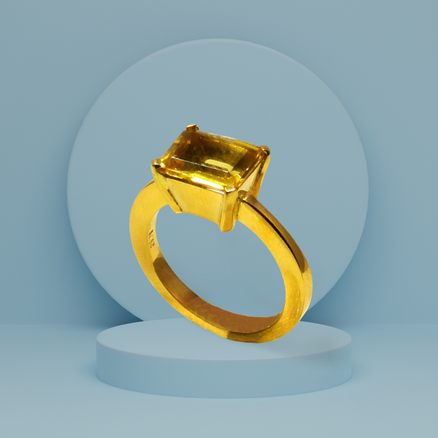 Ring in 18k Gold with a faceted citrine (B-51)