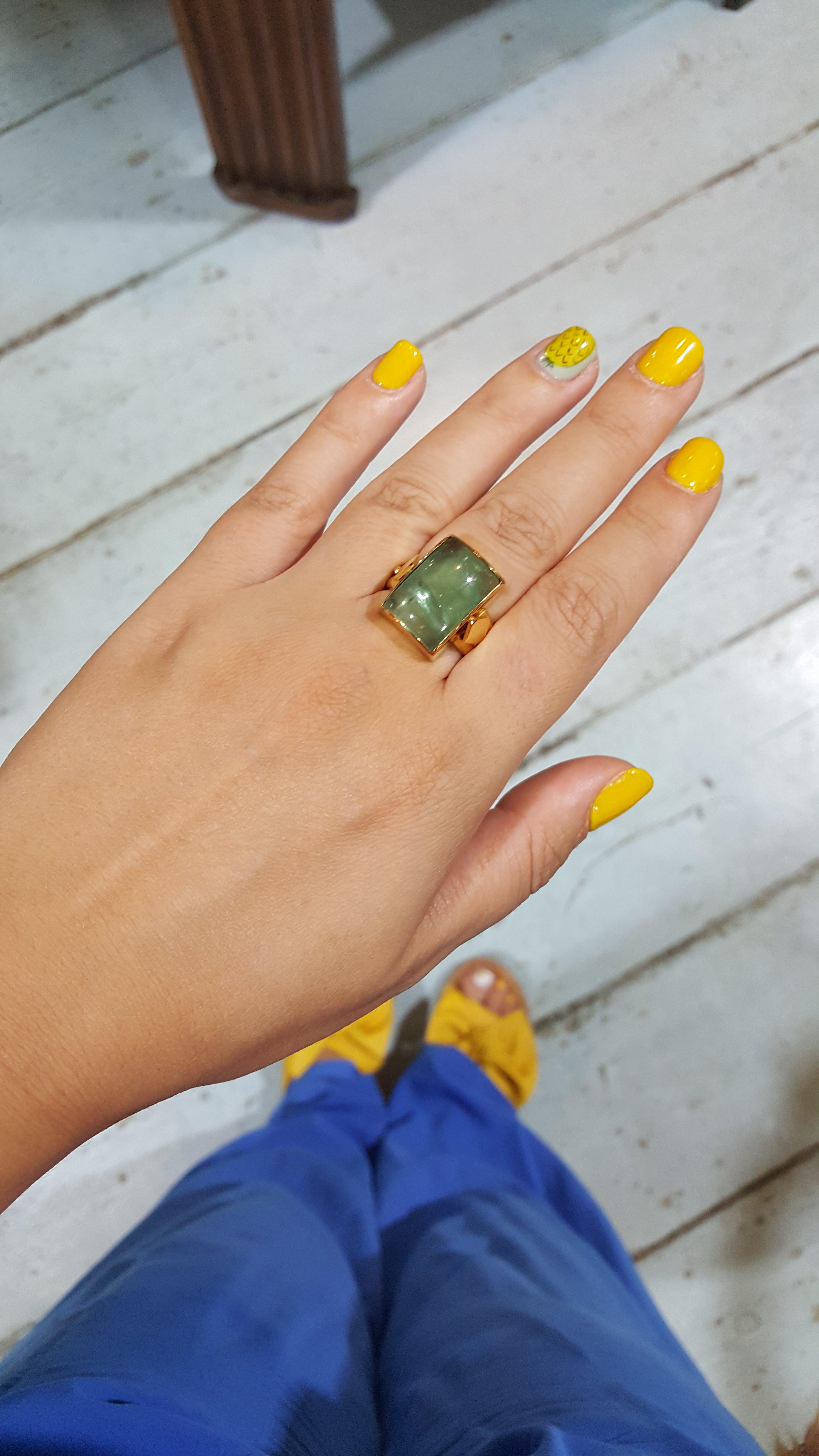 Ring in 18k Gold with a Fluorite Cabochon (B-94)