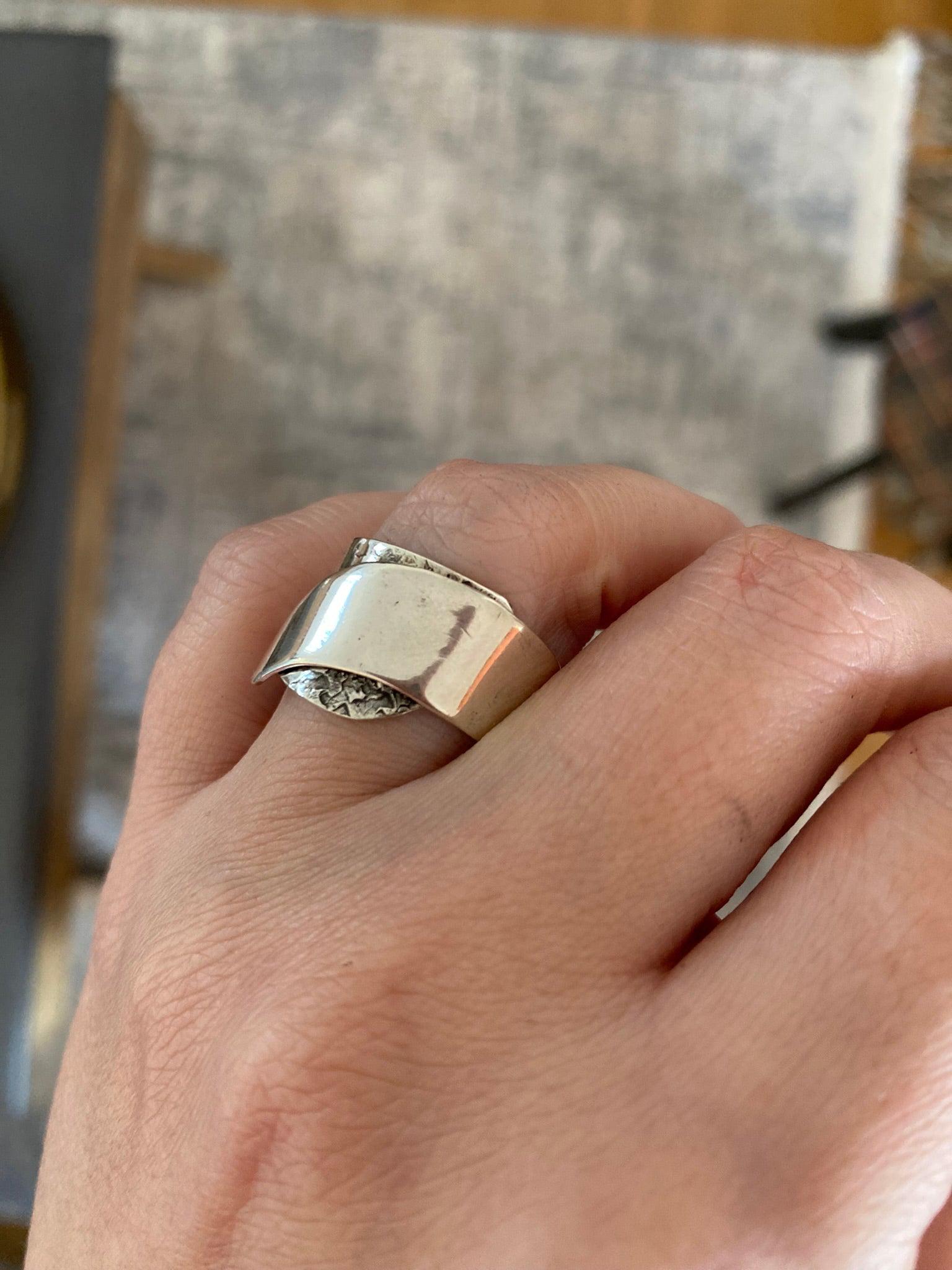 Ring in Sterling Silver with Decorative Black Patina (Oxidation) (DM-45)