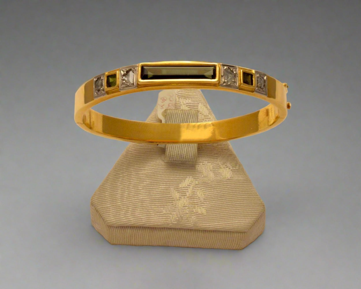 18k. gold bracelet with Green Tourmaline (Verdelite) and diamonds (C-03)