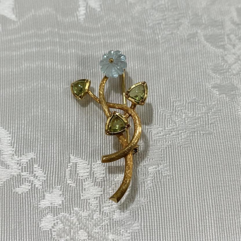 Brooch in 18k gold, Flower brooch (K-09)