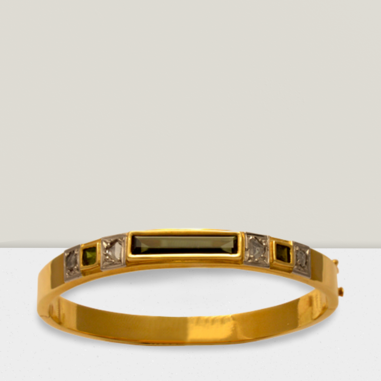 18k. gold bracelet with Green Tourmaline (Verdelite) and diamonds (C-03)