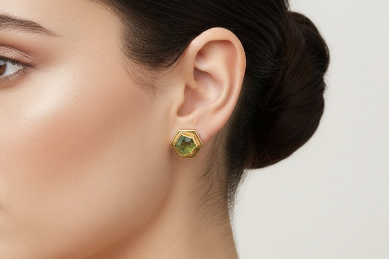 Earrings in 18k gold