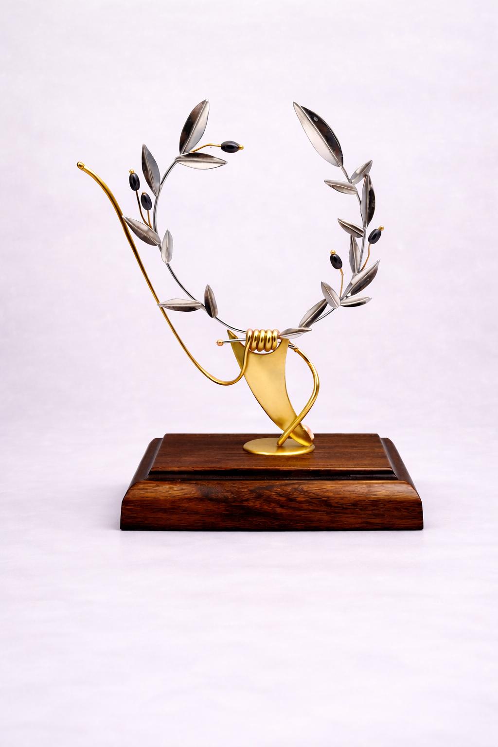 Greek Sterling Silver Olive leaf Wreath on glass (A-47-8)