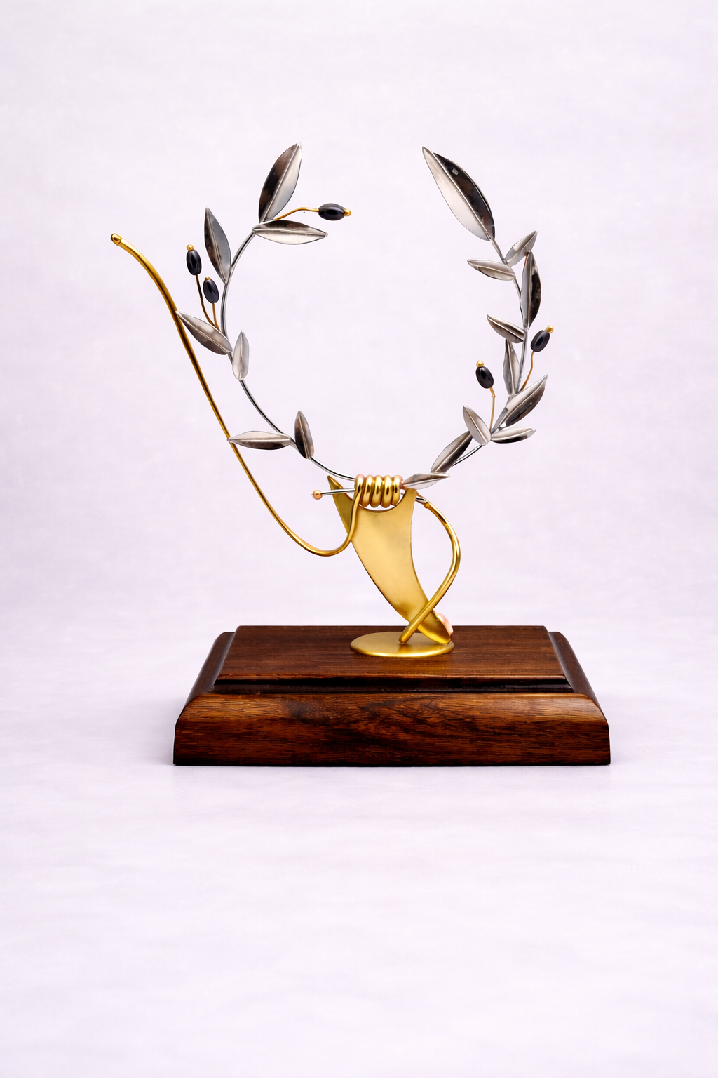 Greek Sterling Silver Olive leaf Wreath on glass (A-47-8)