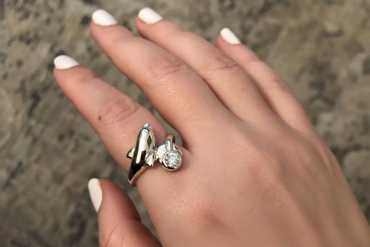 Minoan Dolphin Head and tail Ring in sterling silver with a zircon (DT-82)