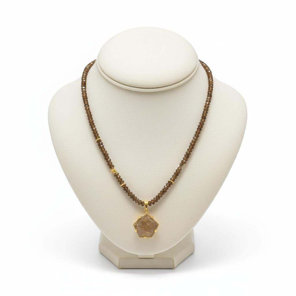 Necklace in 18k gold with Rutile Quartz and Andalusite stone