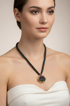 Necklace in 18k gold with a gemstone (PE-112)