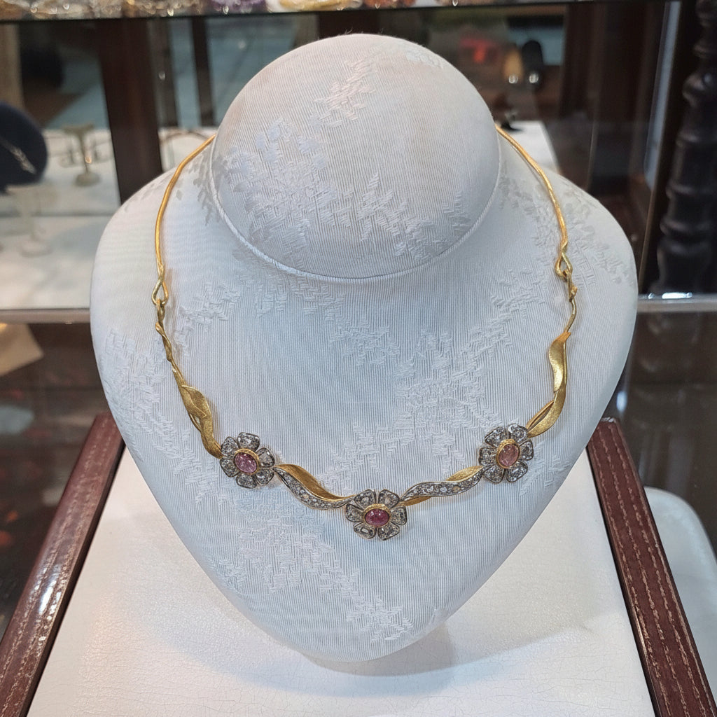 Necklace in 18k gold with pink tourmalines (9.20carats) and diamonds, one of a kind