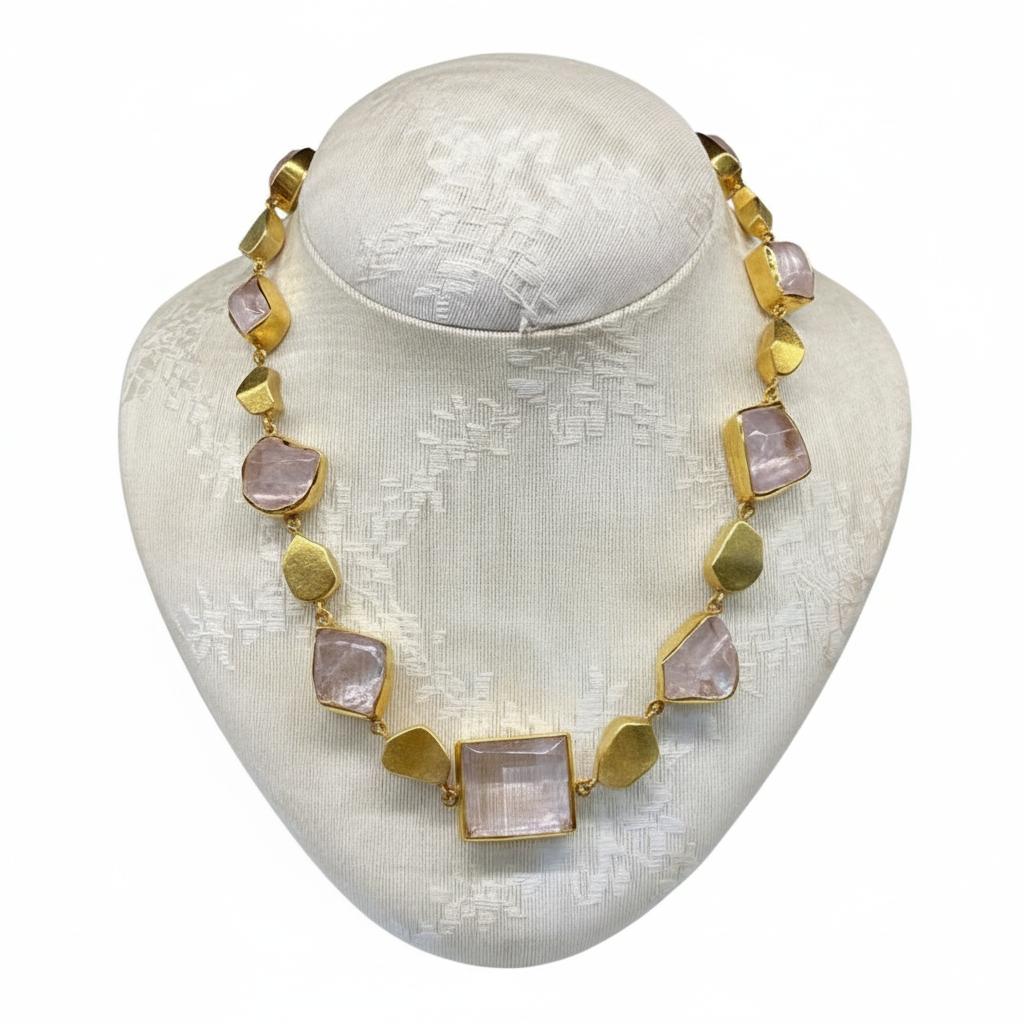 Necklace in Gold 18k & kunzite cabochon stones