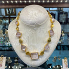 Necklace in Gold 18k & kunzite cabochon stones