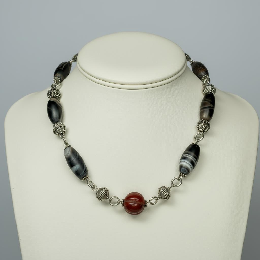 Necklace in Sterling Silver with Carnelian and Old Sardonyx