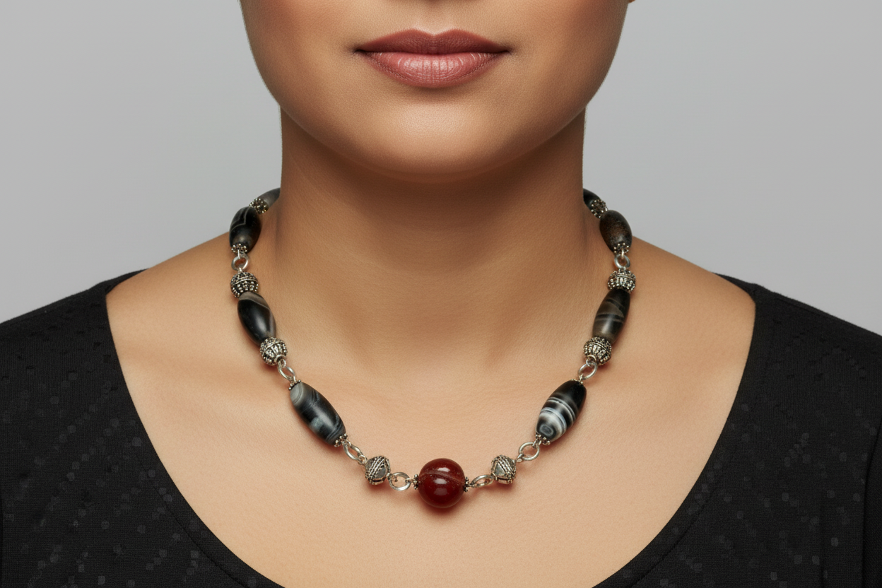 Necklace in Sterling Silver with Carnelian and Old Sardonyx