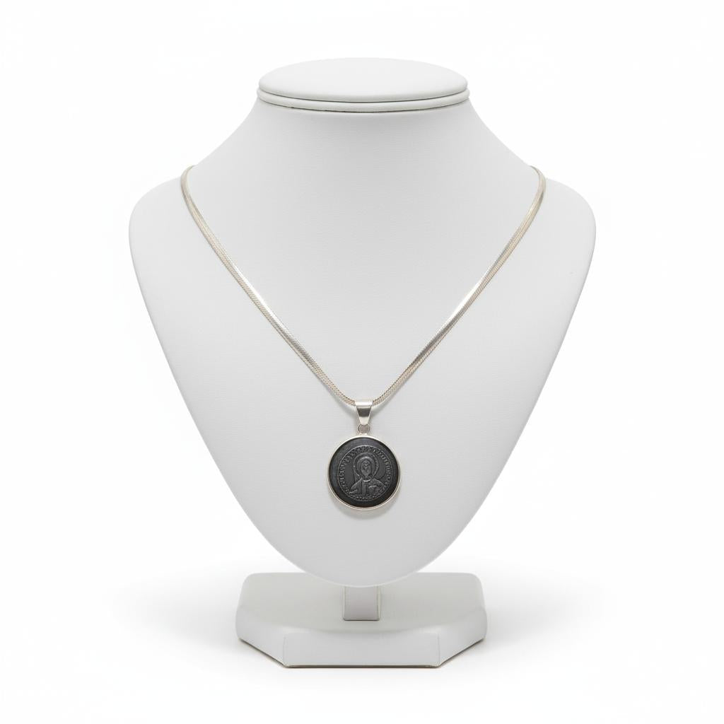 Necklace in sterling silver