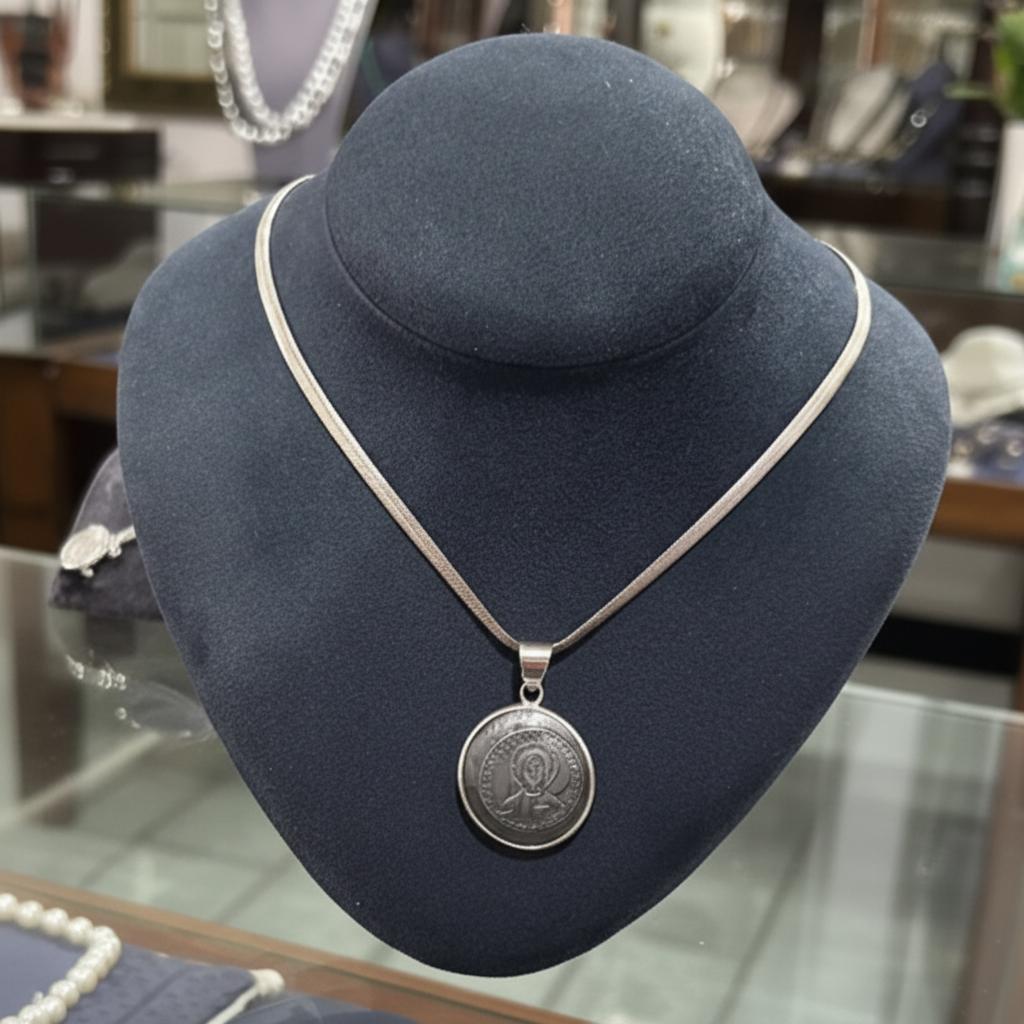 Necklace in sterling silver